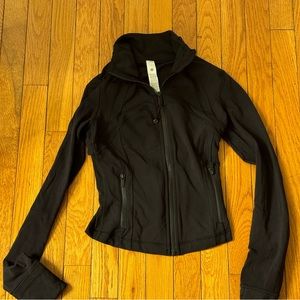 The original pLululemon black defined zip up jacket